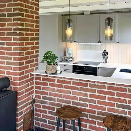 3 Bedroom Cozy In *