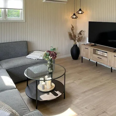 3 Bedroom Cozy In Feriehus *